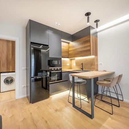 Pin Apartments Тирана Екстер'єр фото