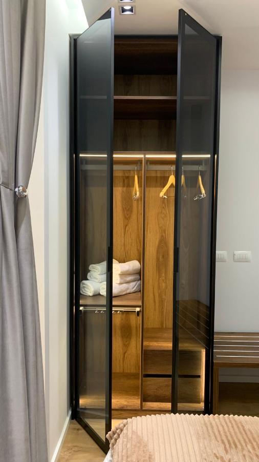 Pin Apartments Тирана Екстер'єр фото