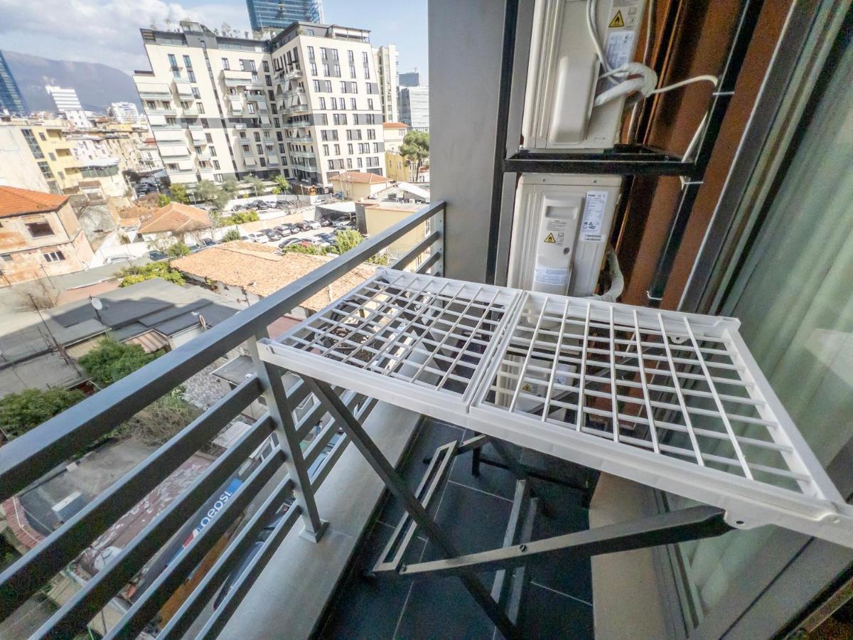 Pin Apartments Тирана Екстер'єр фото