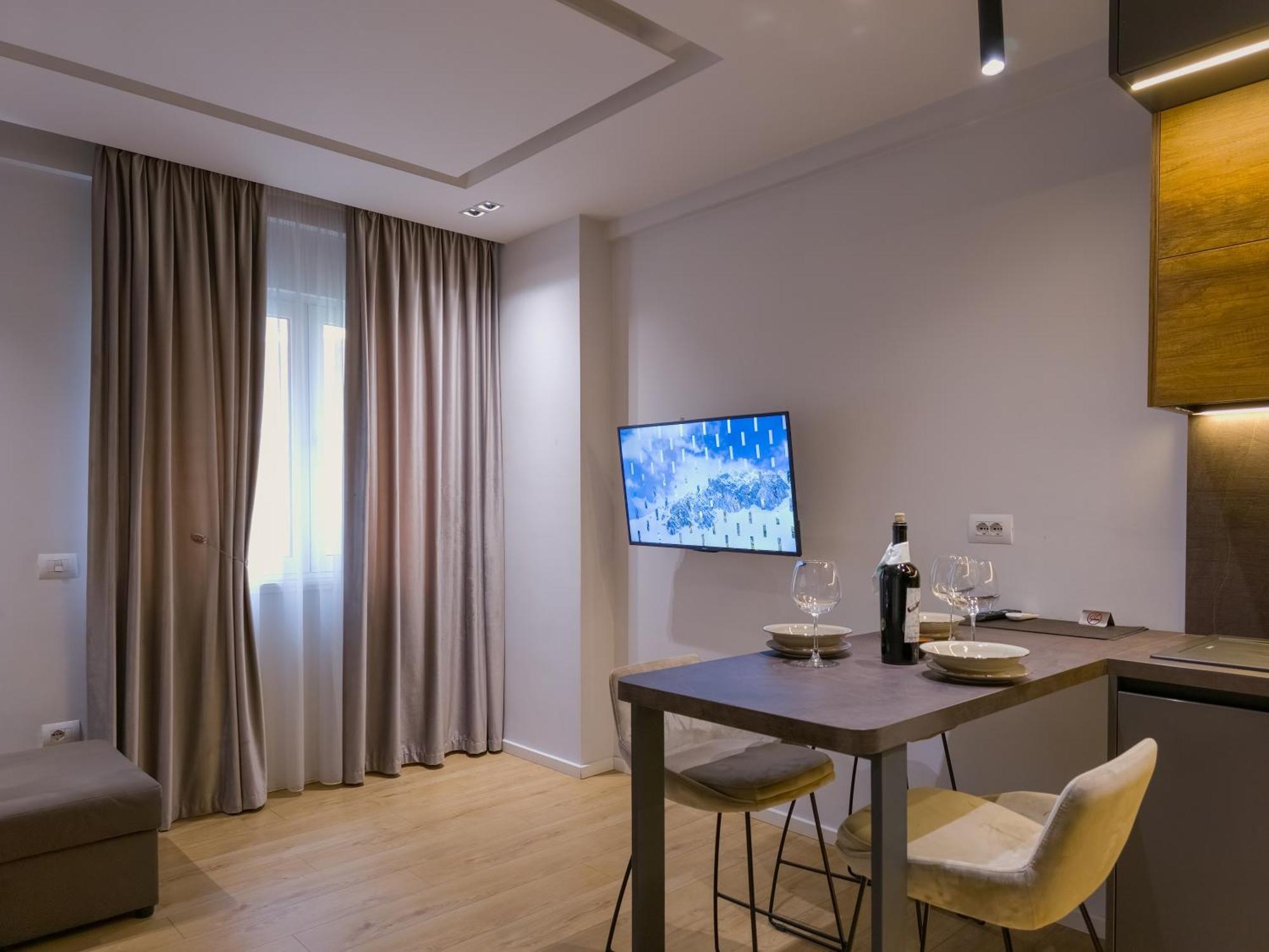 Pin Apartments Тирана Екстер'єр фото