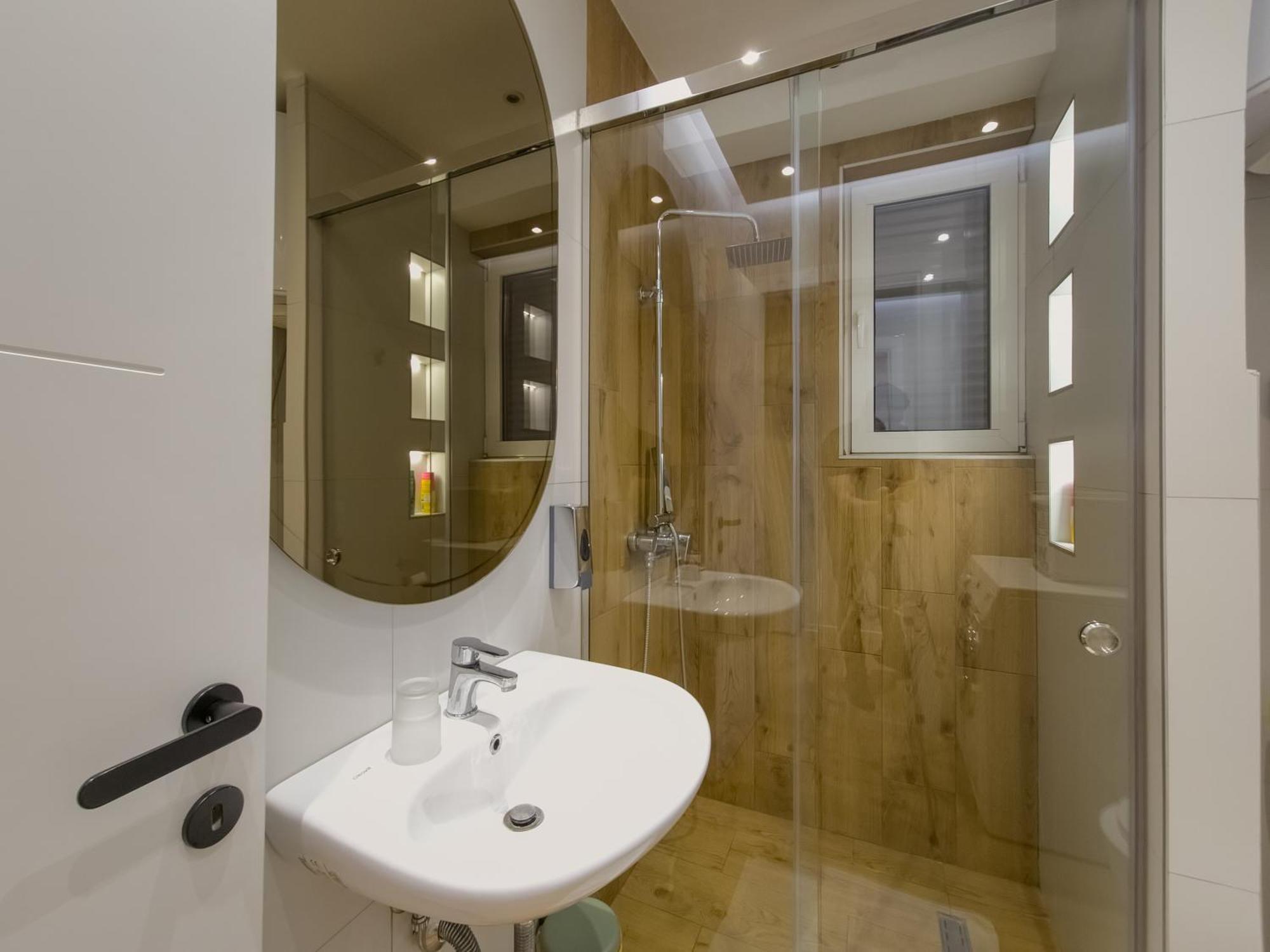 Pin Apartments Тирана Екстер'єр фото